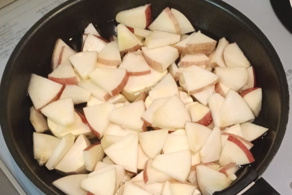 お弁当のおかず調理中